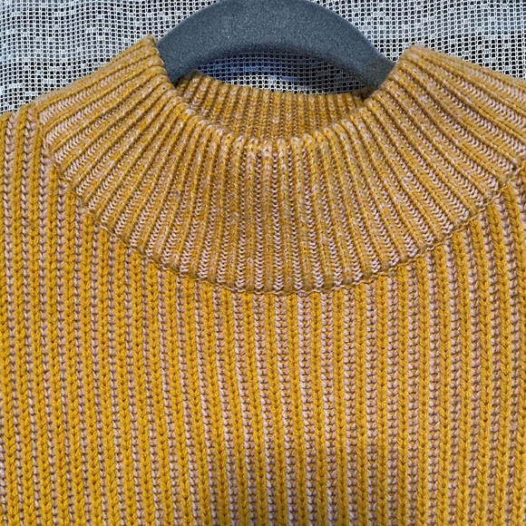 Cute mustard yellow knit sweater 💛 - Picture 4 of 4